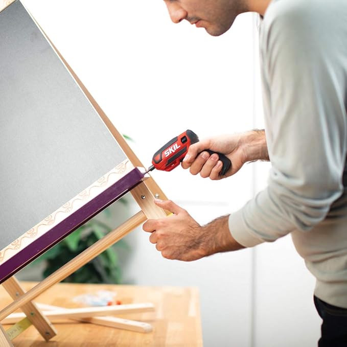 SKIL Rechargeable 4V Cordless Screwdriver Includes 9pcs Bit, 1pc Bit Holder, USB Charging Cable - SD561801