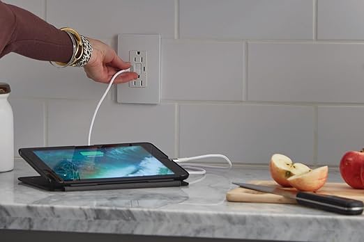 Legrand Radiant 1597TRUSBCCW 15 Amp GFCI Self Test Tamper Resistant Decorator Duplex Outlet with USB Type C, White with Screwless Wall Plate (1 Count)