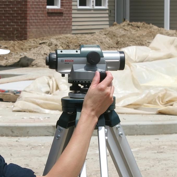 BOSCH GOL26 26X Automatic Optical Level, Includes Plumb Bob, Tool Kit, & Carrying Case