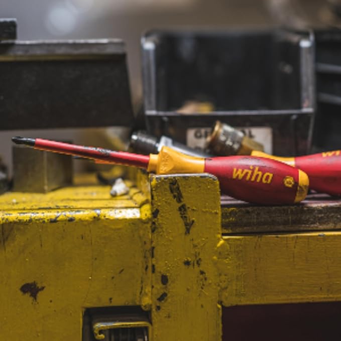 Wiha 32059 5 Piece Insulated SoftFinish Slotted/Phillips/Square Screwdriver Set