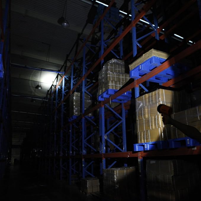 EverBrite LED Rechargeable Spotlight Flashlight 1000 Lumens Dimmable Ultra-Bright Outdoor Light