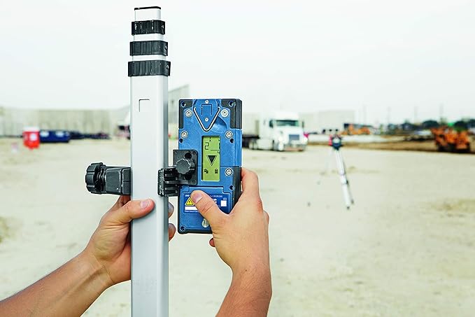 BOSCH LR40 2000 ft Red-Beam Rotary Laser Receiver, Includes Mounting Bracket & 2 AA Batteries
