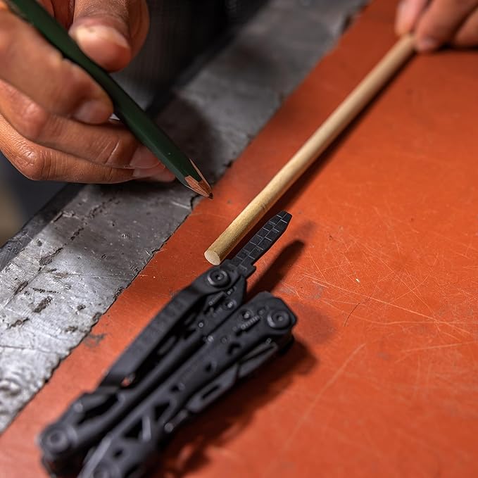 Gerber Gear Suspension-NXT 15-in-1 EDC Multi tool with Pocket Knife, Needle Nose Pliers and Wire Stripper Tools, Gifts for Men, Survival and Camping Gear, Stainless Steel