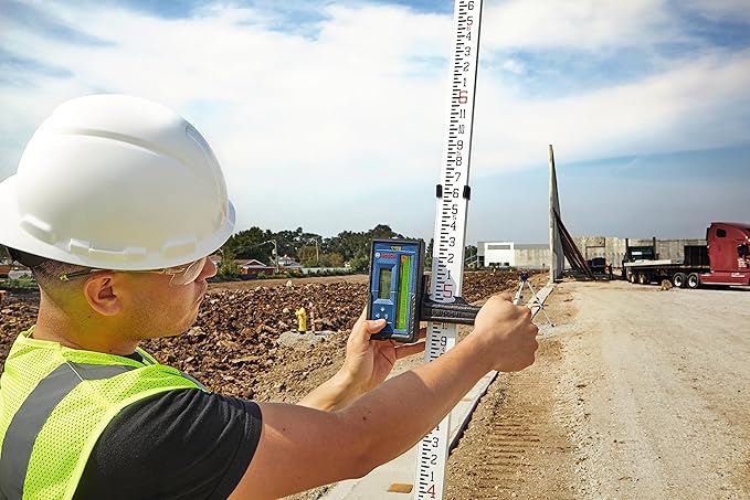 BOSCH LR20 1000 ft Red and Green-Beam Rotary Laser Receiver, Includes Mounting Bracket & 2 AA Batteries