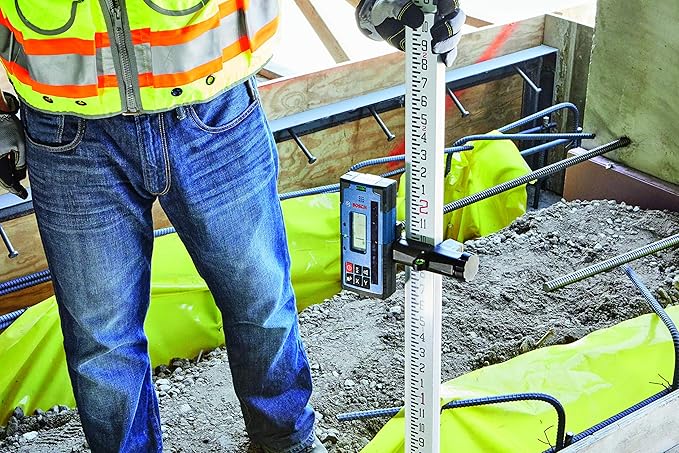 BOSCH LR40 2000 ft Red-Beam Rotary Laser Receiver, Includes Mounting Bracket & 2 AA Batteries