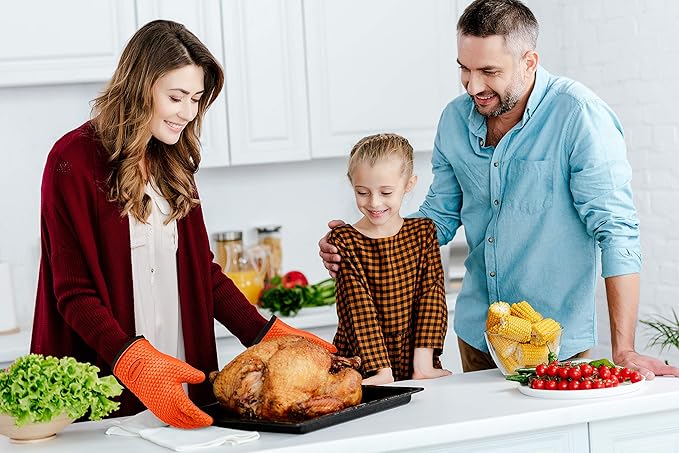 KITCHEN PERFECTION Silicone Smoker Oven Gloves -Extreme Heat Resistant BBQ Gloves -Handle Hot Food Right on Your Smoker Grill Fryer & Pit | Waterproof Oven Mitts |Superior Value Set+3 Bonuses